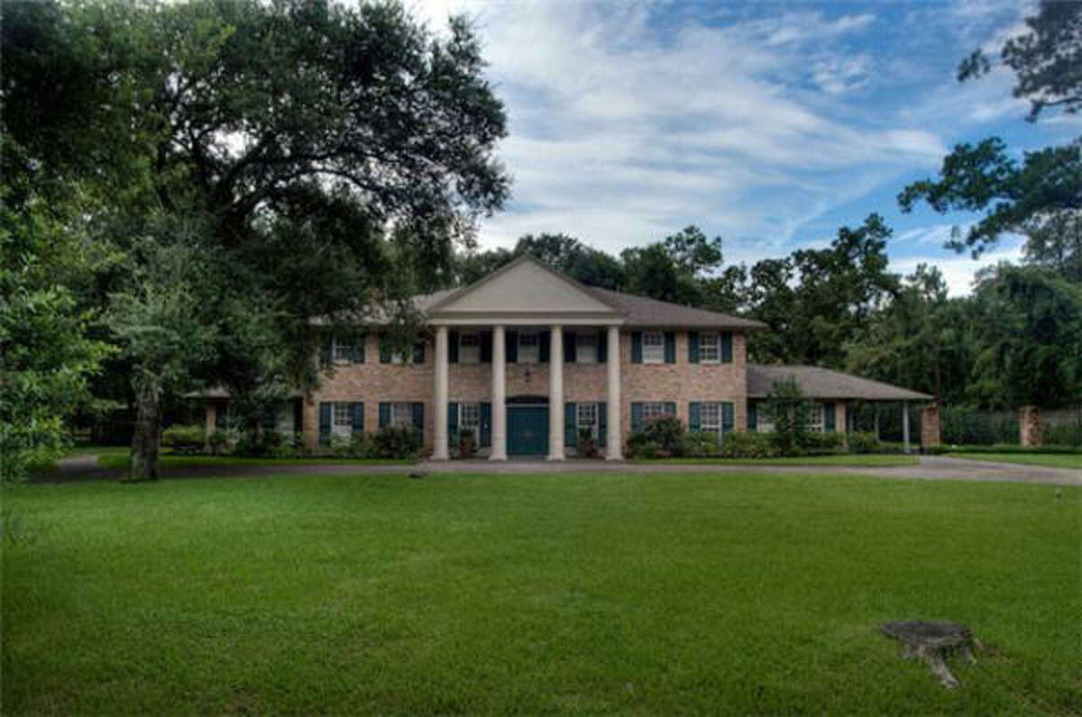 11739 Wood Ln, $1,795,000 Agent: Nancy Younger Greenwood King Properties (713) 784-0888 Main (713) 857-5299 Direct
