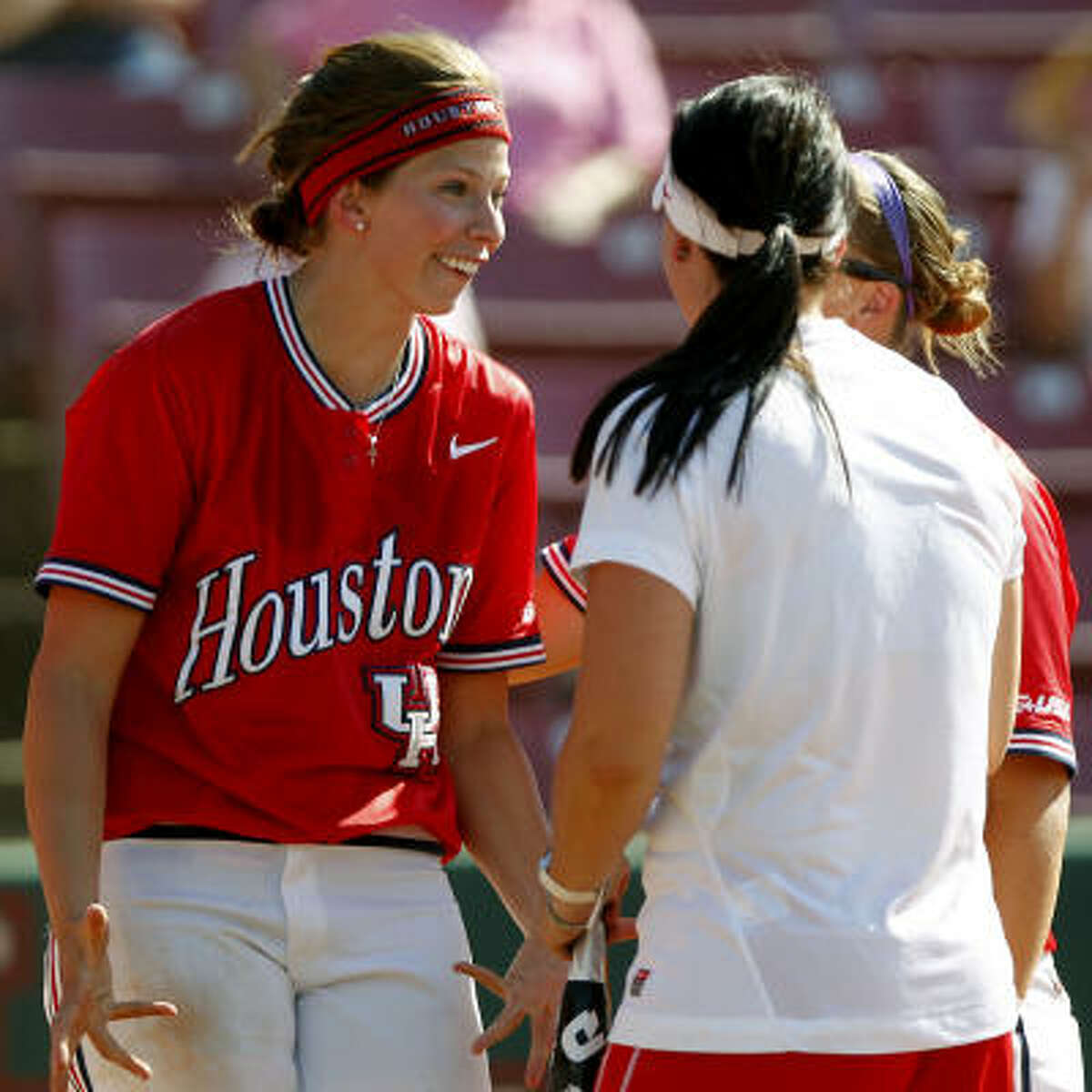 UH notebook: Softball team eyes national recognition