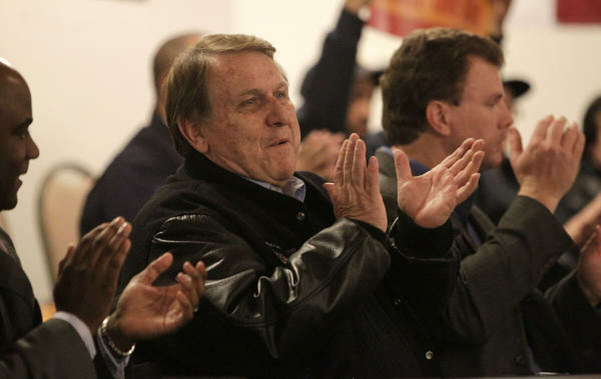 Teamsters General President James Hoffa, clapping during the union's rally Thursday, can expect competition from the International Association of Machinists and Aerospace Workers.