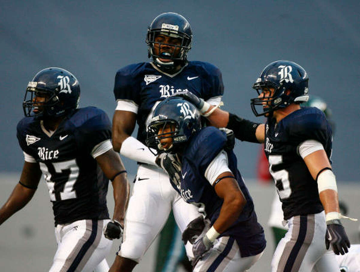 Rice cornerback Kevin Gaddis, center, was charged with a pair of misdemeanors.