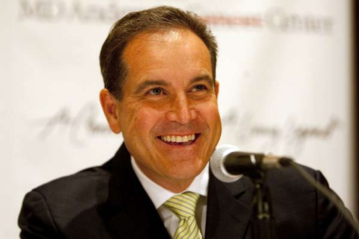 Jim Nantz will soon begin on the Road to Reliant. Nantz's schedule includes 18 March Madness games.