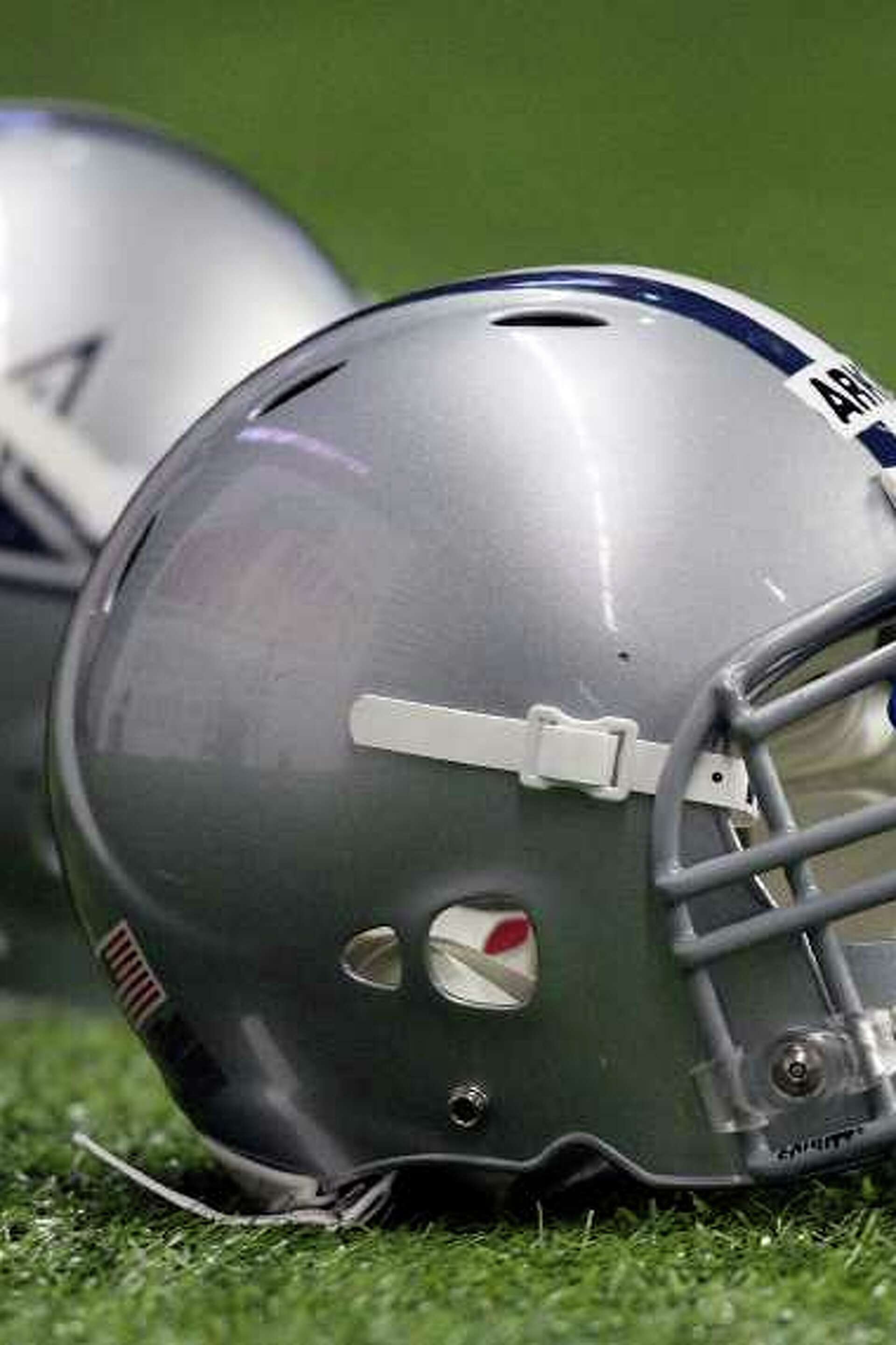 football helmet and cowboys star CZ Pave Charms, Helmet, 30*22.5mm, sold per pkg of 10pcs including a quad Dallas Cowboys Star Helmet Display