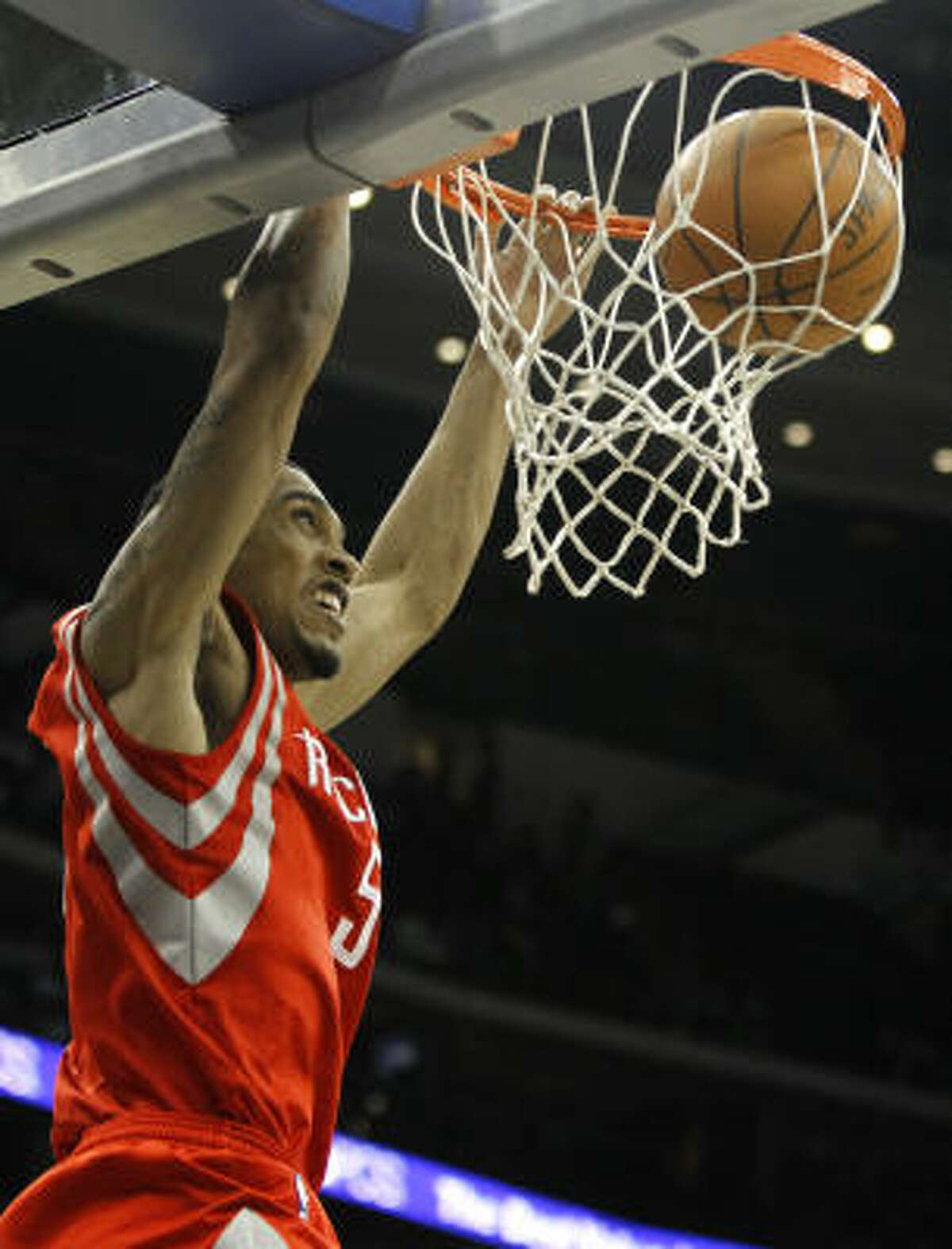 Rockets shooting guard Courtney Lee dunks the ball during Tuesday night's victory.