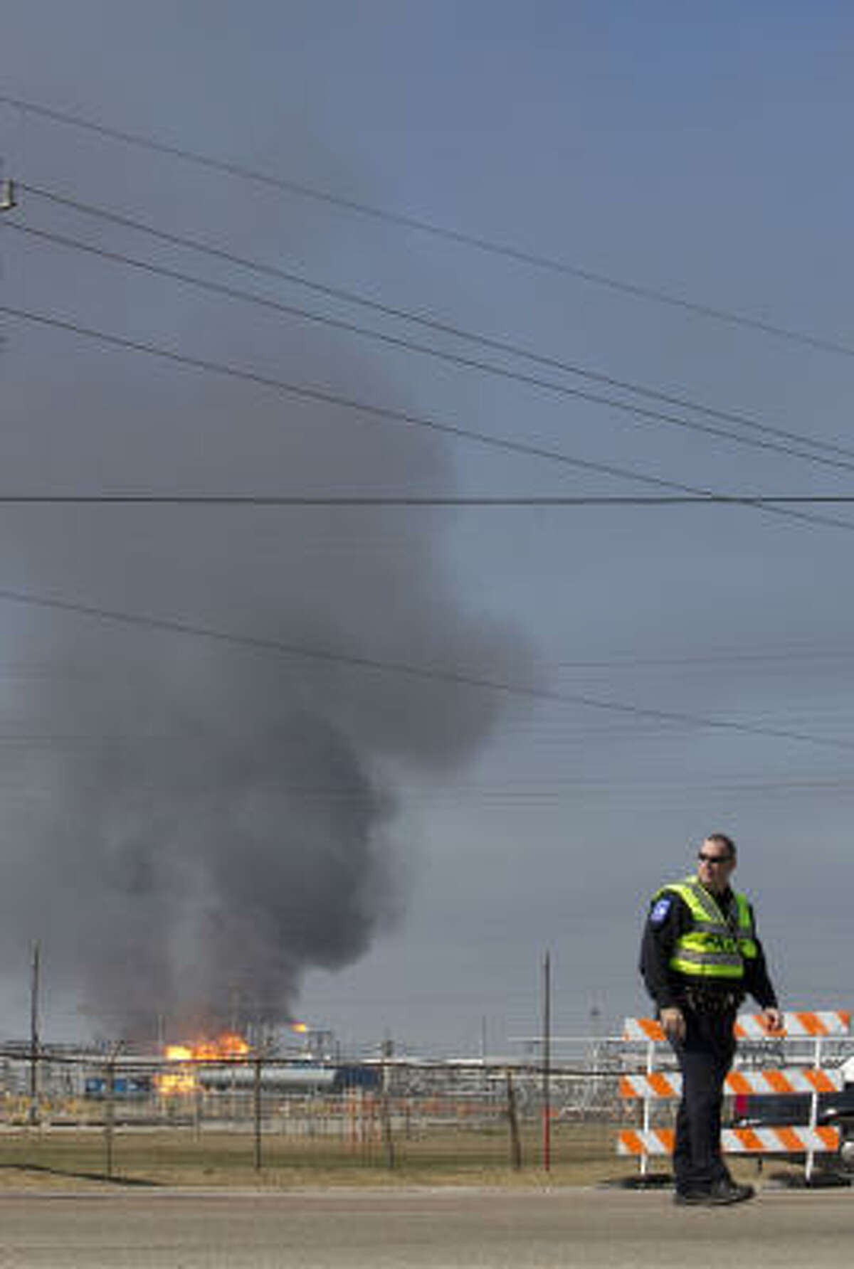 Natural gas plant burns in Mont Belvieu
