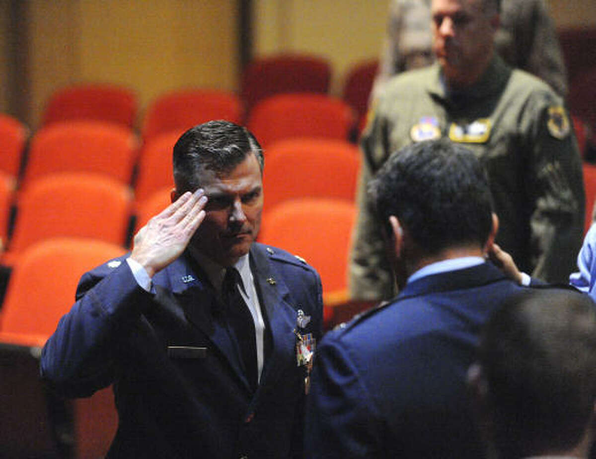 Lt. Col. Richard Lowe receives the Airman's Medal from Maj. Gen. Frank Padilla in San Antonio on Friday.