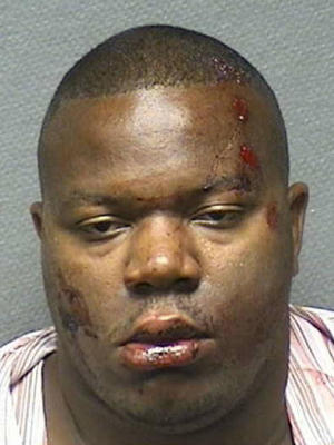 Former NFL player charged after incident in Houston bar