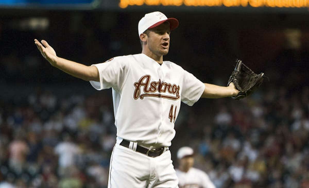 Roy Oswalt is willing to waive his no-trade clause to play for a contender.
