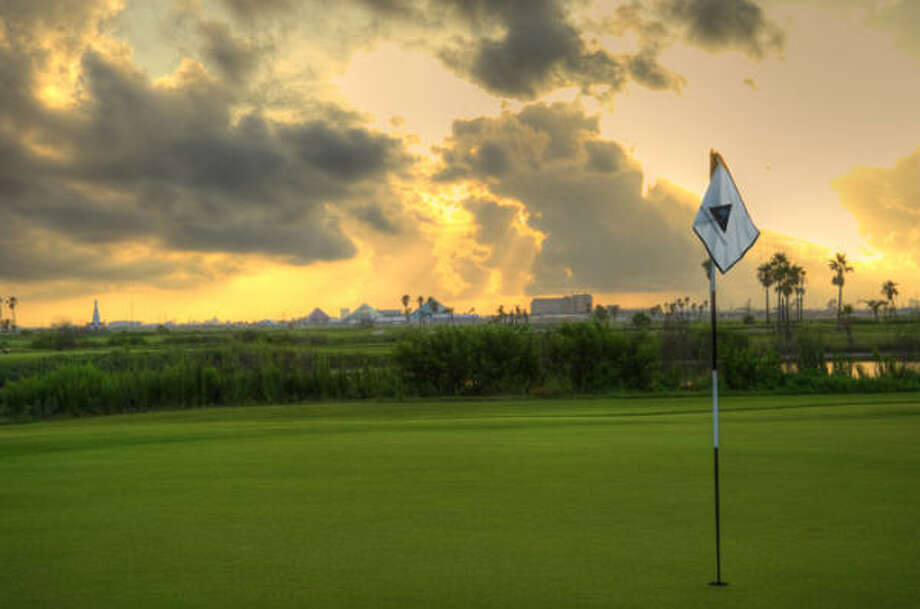 Beauty Overshadows Golfing Challenge In Moody Gardens Houston