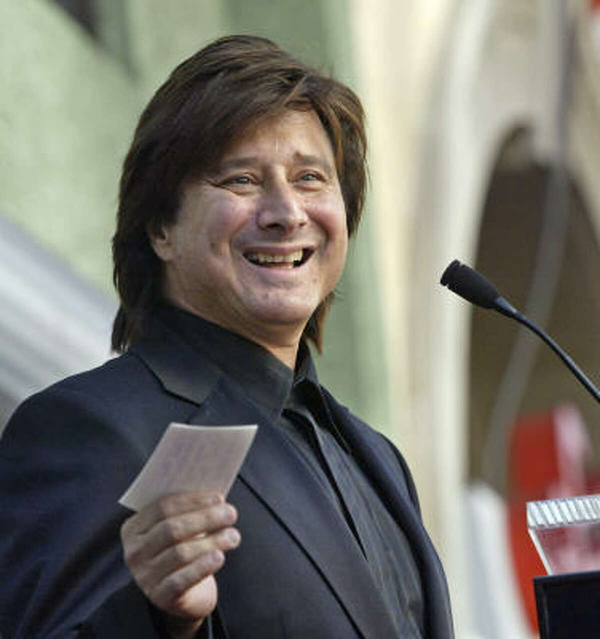 ExJourney frontman Steve Perry back on stage