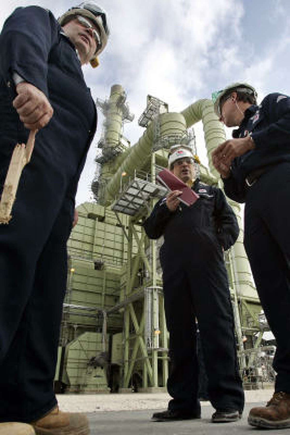 Marathon says refinery strong enough for tough times