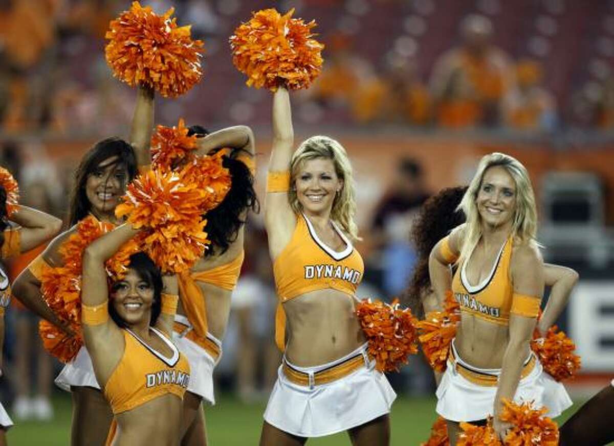 Dynamo girls perform before the game.