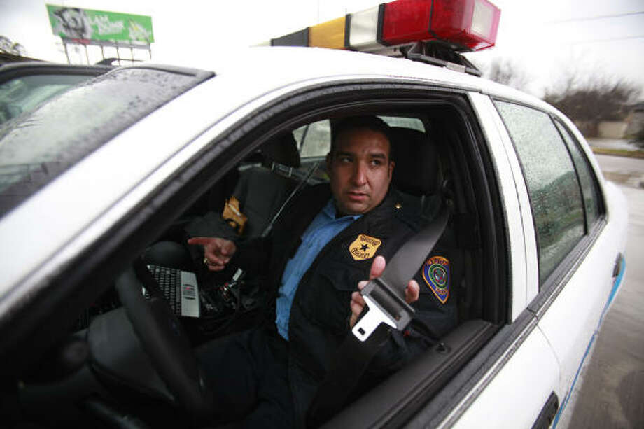 Despite fatal crashes, seat belts don't click with all police Houston