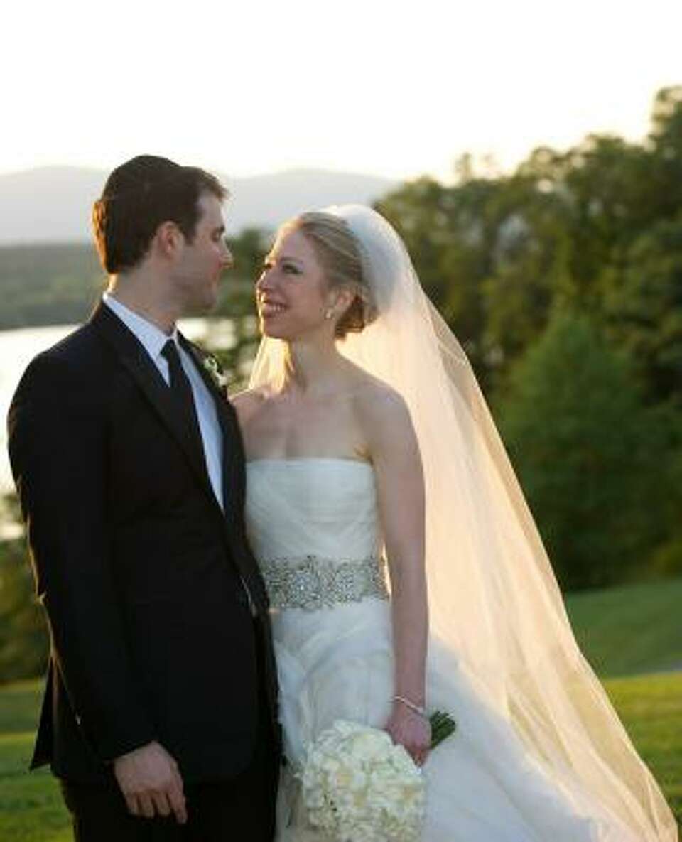 Chelsea Clinton gets married, image size:960x1185