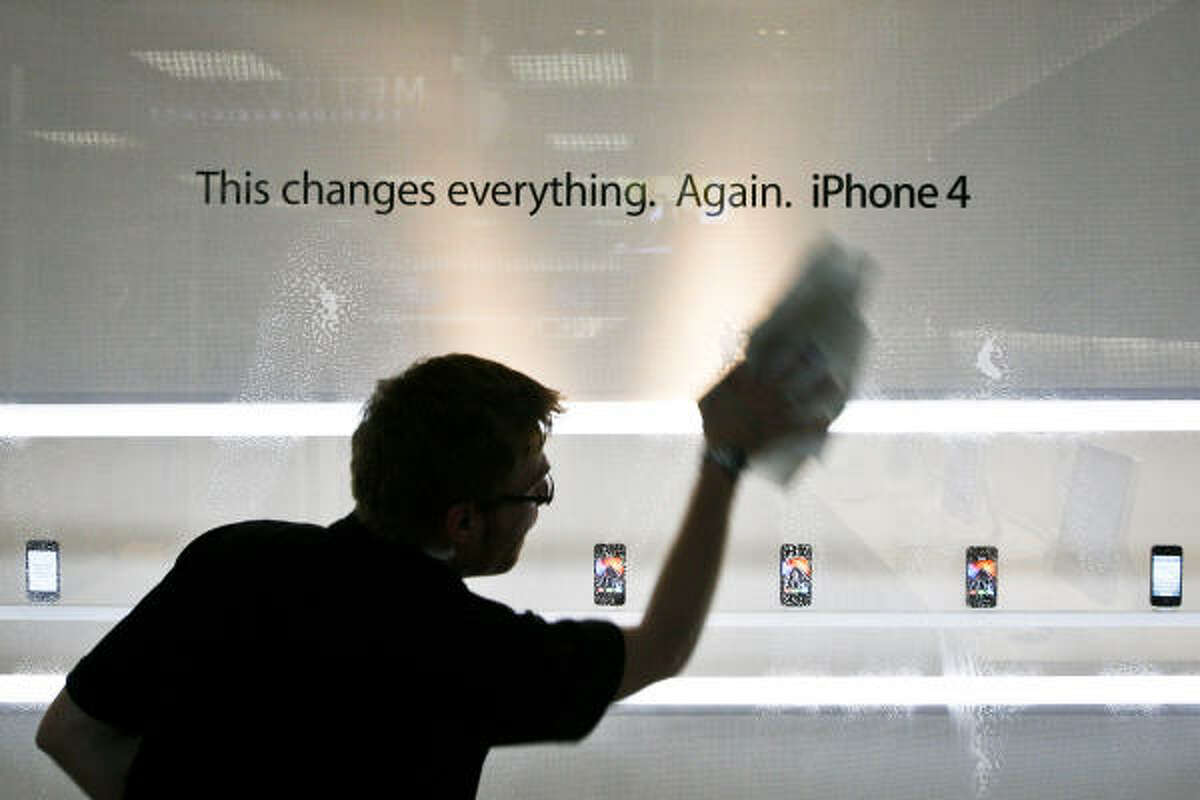 History of iPhone 4: Changing everything — again