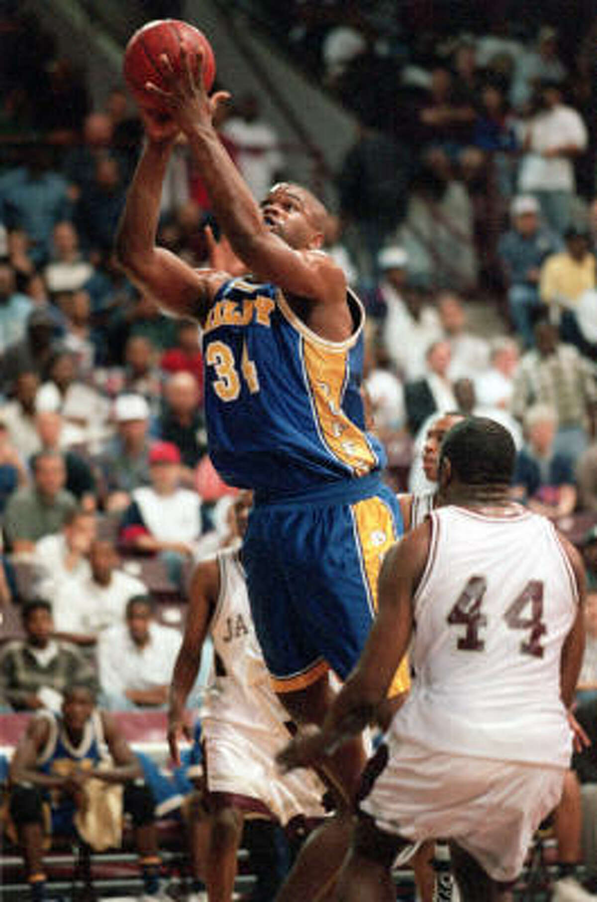 Alton Ford, former player for Milby, UH, Rockets, dies at 36