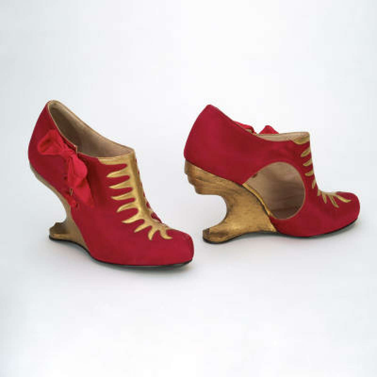 A Brief History of Female Footwear: From Prehistoric Times Until the Modern  Era