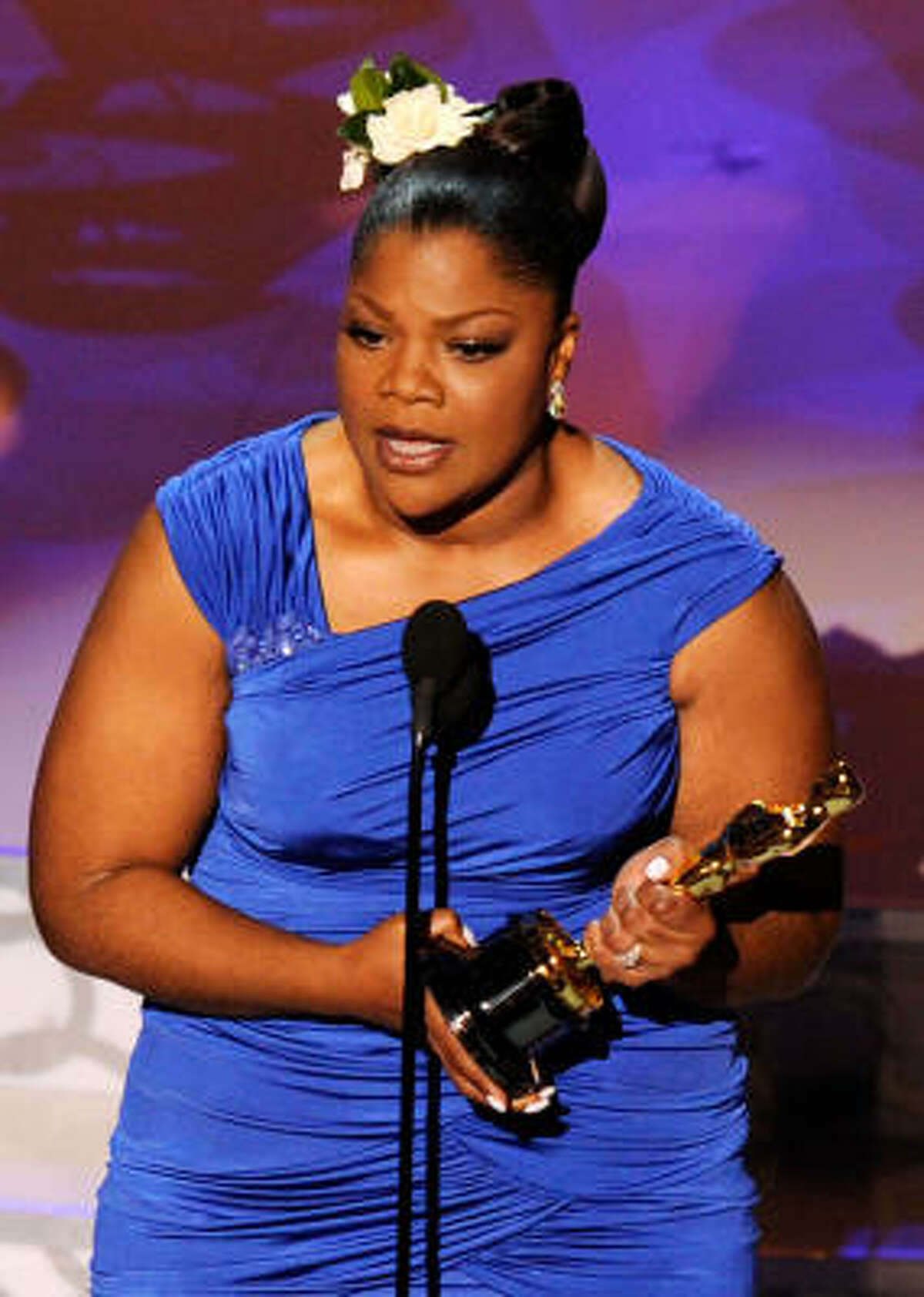 Awk-waaard: Mo'Nique acceptance speech included a thank you to her husband for "showing me that sometimes you have to forgo doing what's popular in order to do what's right." A nod to recent revelations on her open marriage perhaps?