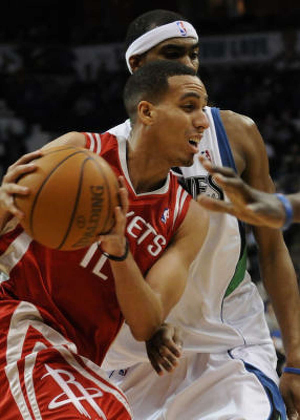 Kevin Martin, who finished with 30 points, drives past Timberwolves guard Corey Brewer.