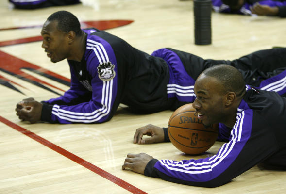 Kings 84, Rockets 81