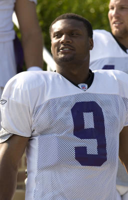 STEVE MCNAIR (Feb 14, 1973 - Jul 4, 2009), American National Football  League (NFL) quarterback from 1995-2008 when he retired. McNair played for  the Houston Oilers, Tennessee Titans and the Baltimore Ravens