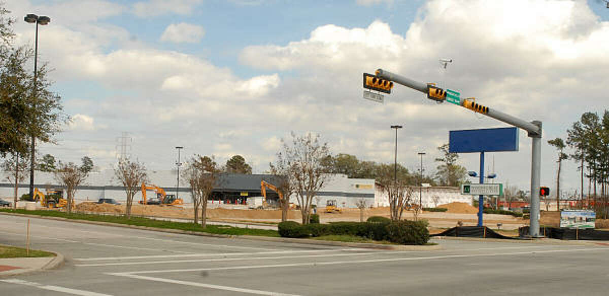 Woodforest Bank continues work on new operations center