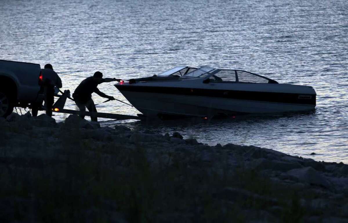 Search for body continues at Canyon Lake