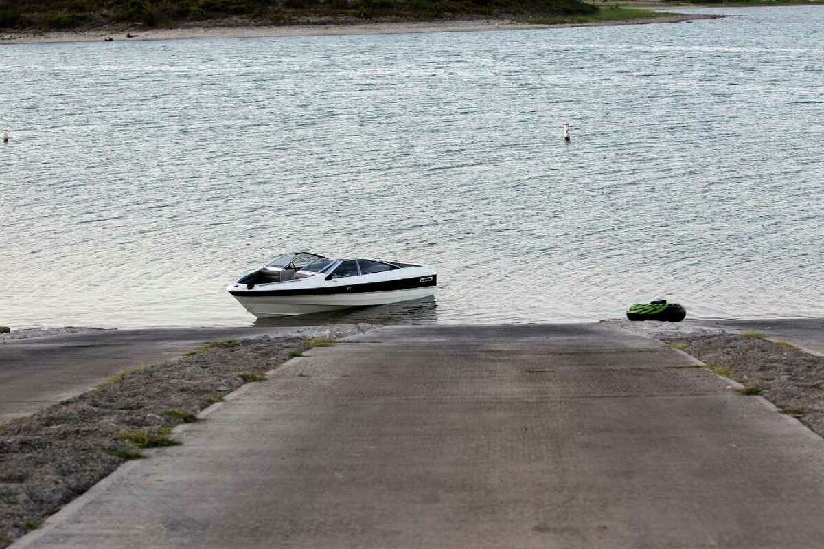 Search for body continues at Canyon Lake