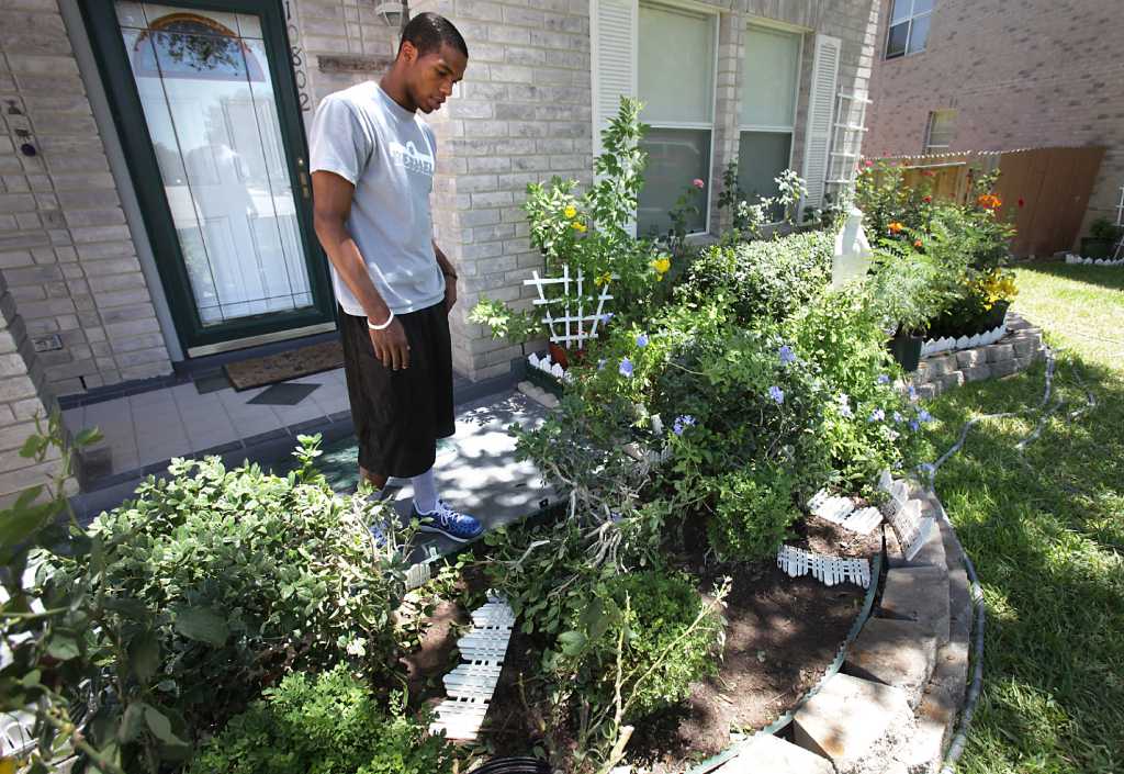 Family of man who died in police custody sues