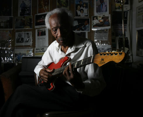 Ink Spots guitarist Huey Long, 105, dies in Houston