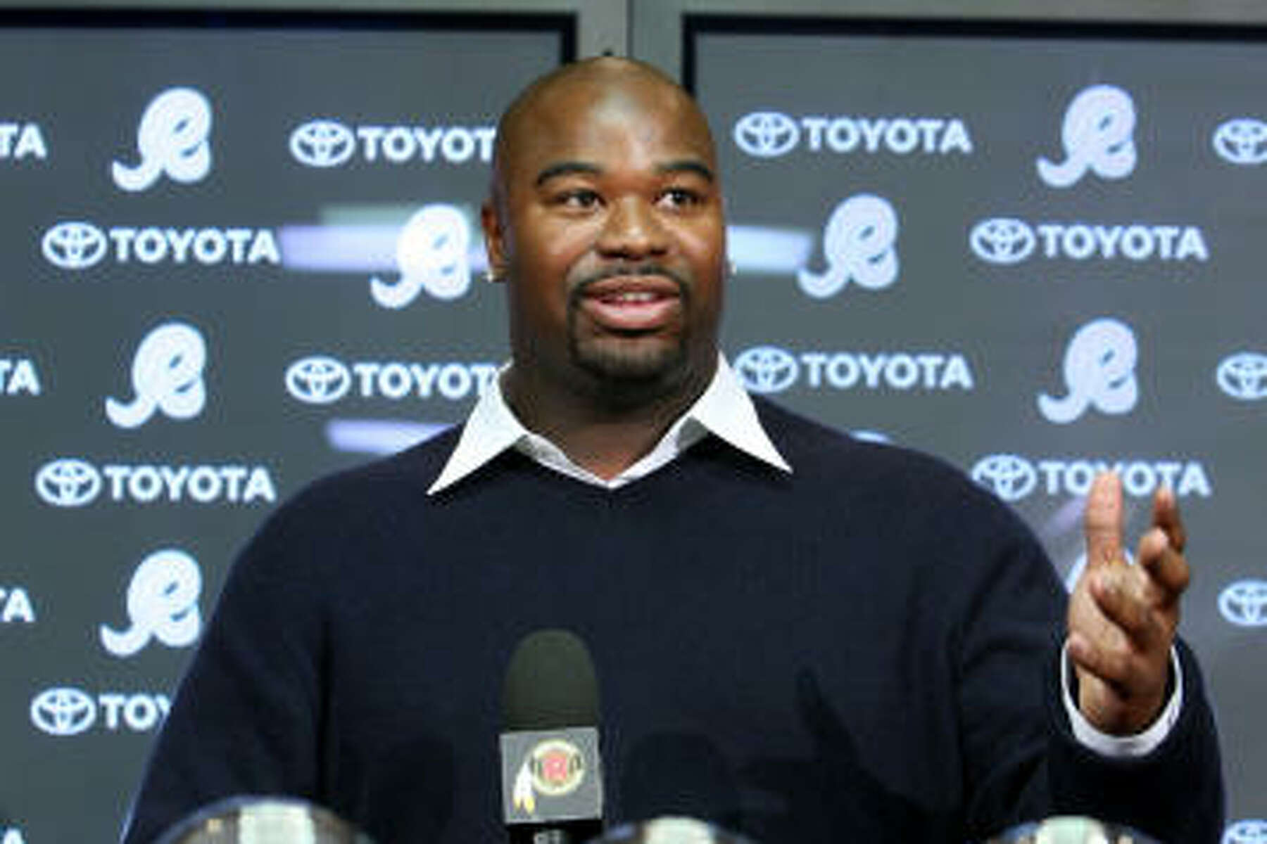 Redskins, Titans talk deal for Haynesworth