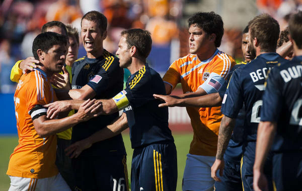 Beckham's Galaxy prove more popular than Dynamo