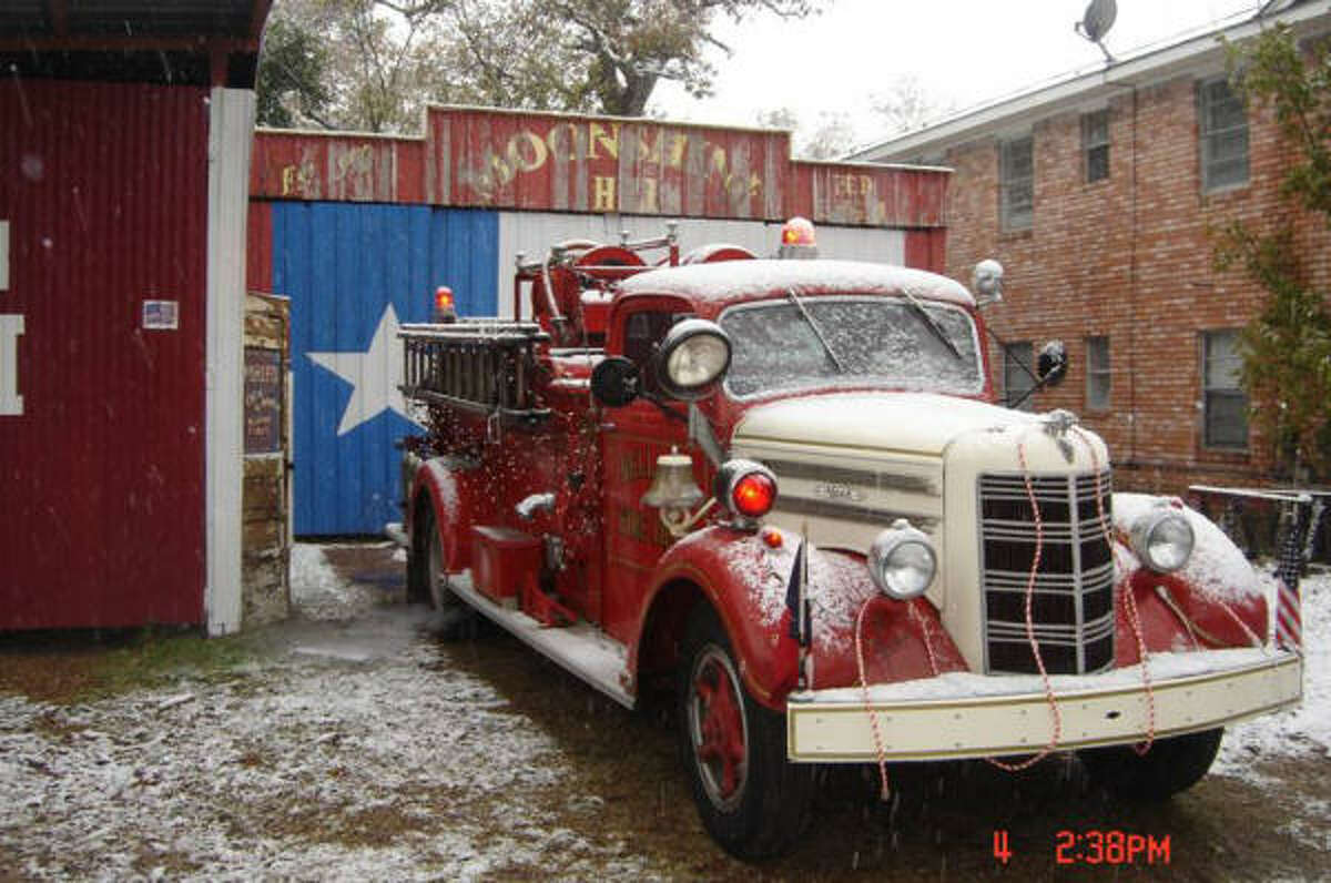 Clinton and Teresa Johnson's 1948 Mack fire truck is a 500-gallon-per-minute pumper. It was purchased originally by the City of Bellaire Fire Department, where it served faithfully through 1969.