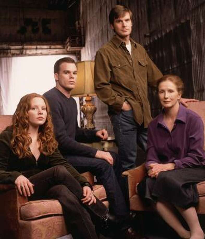 Hbos Six Feet Under Ran For Five Seasons And Starred Lauren Ambrose Hbos Six Feet Under Ran For Five Seasons And Starred Lauren Ambrose