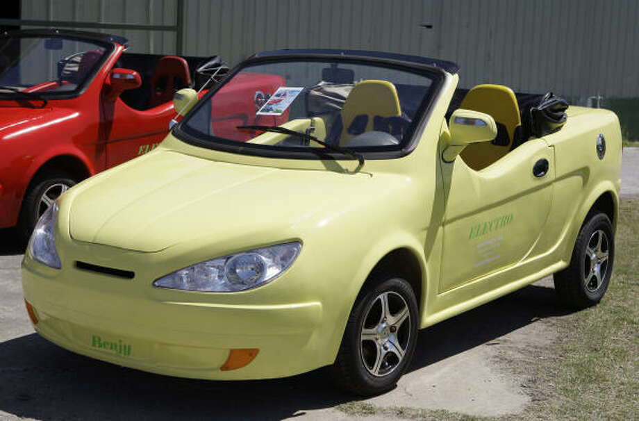 Getting Zenn On The Roadways Houston Chronicle The Benjy Electro Is A Convertible Version Of Jinan Flybo Motor Co