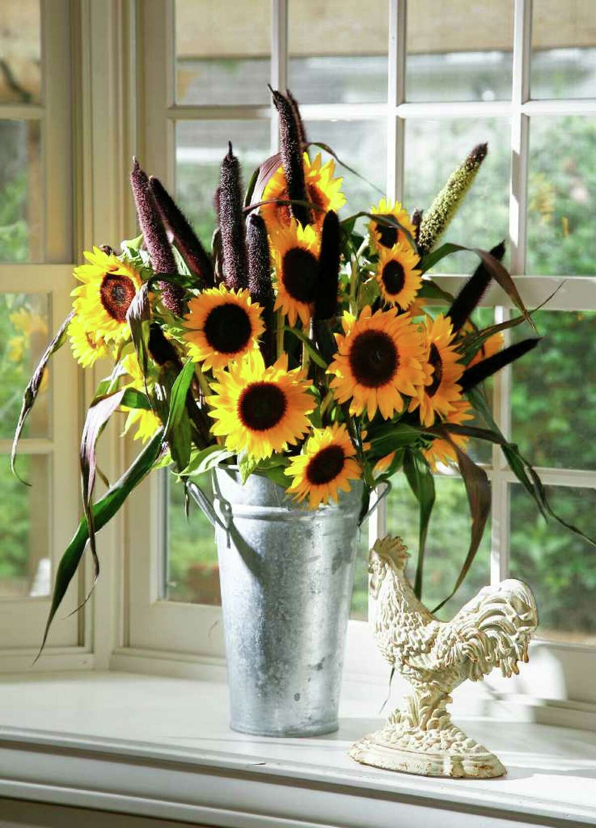 Three ways to decorate with sunflowers