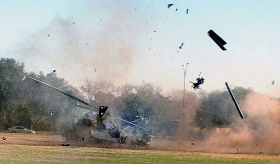 1 dead, 4 injured in helicopter crash at Texas A&M Houston Chronicle