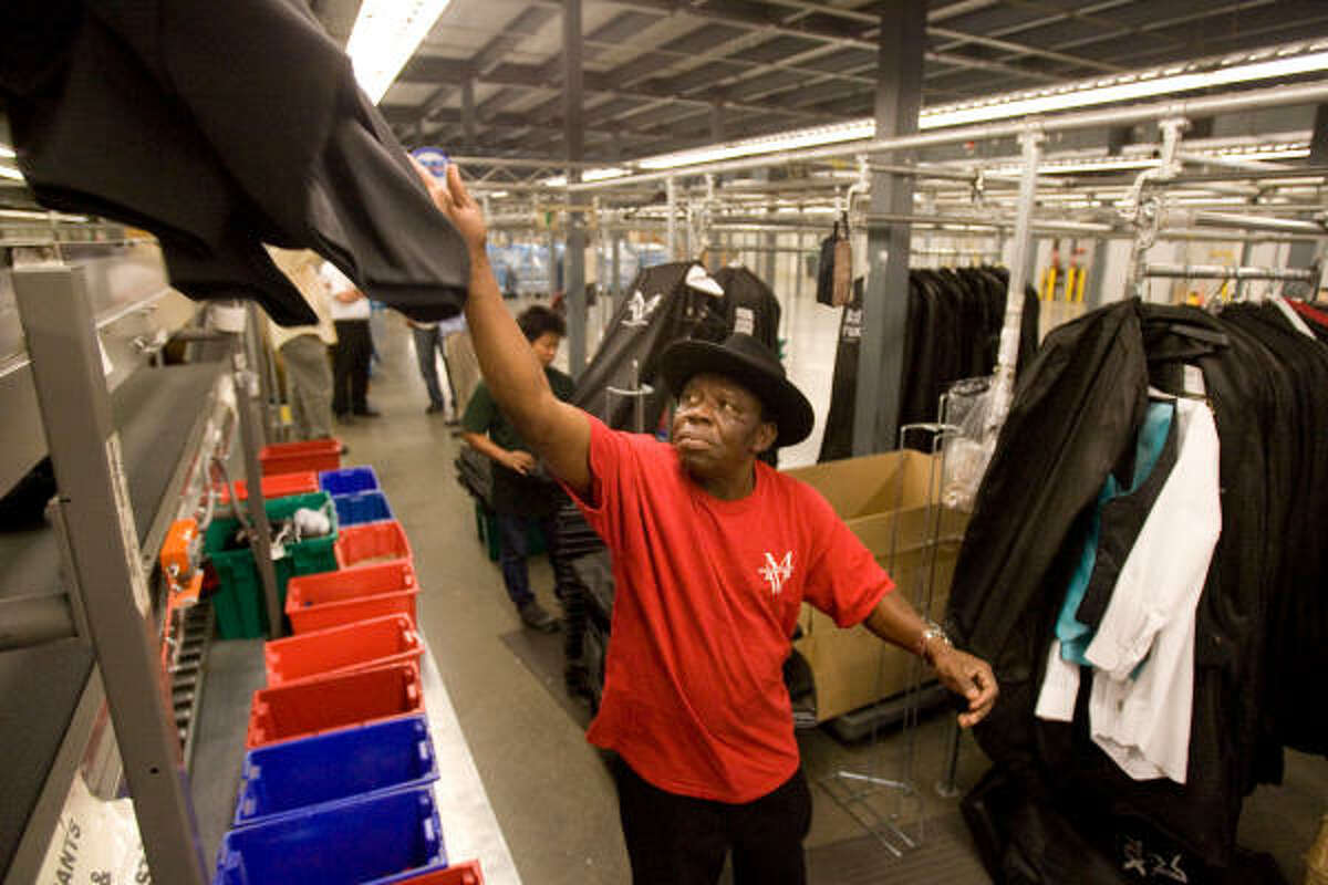 Men's Wearhouse makes a strategy alteration or two