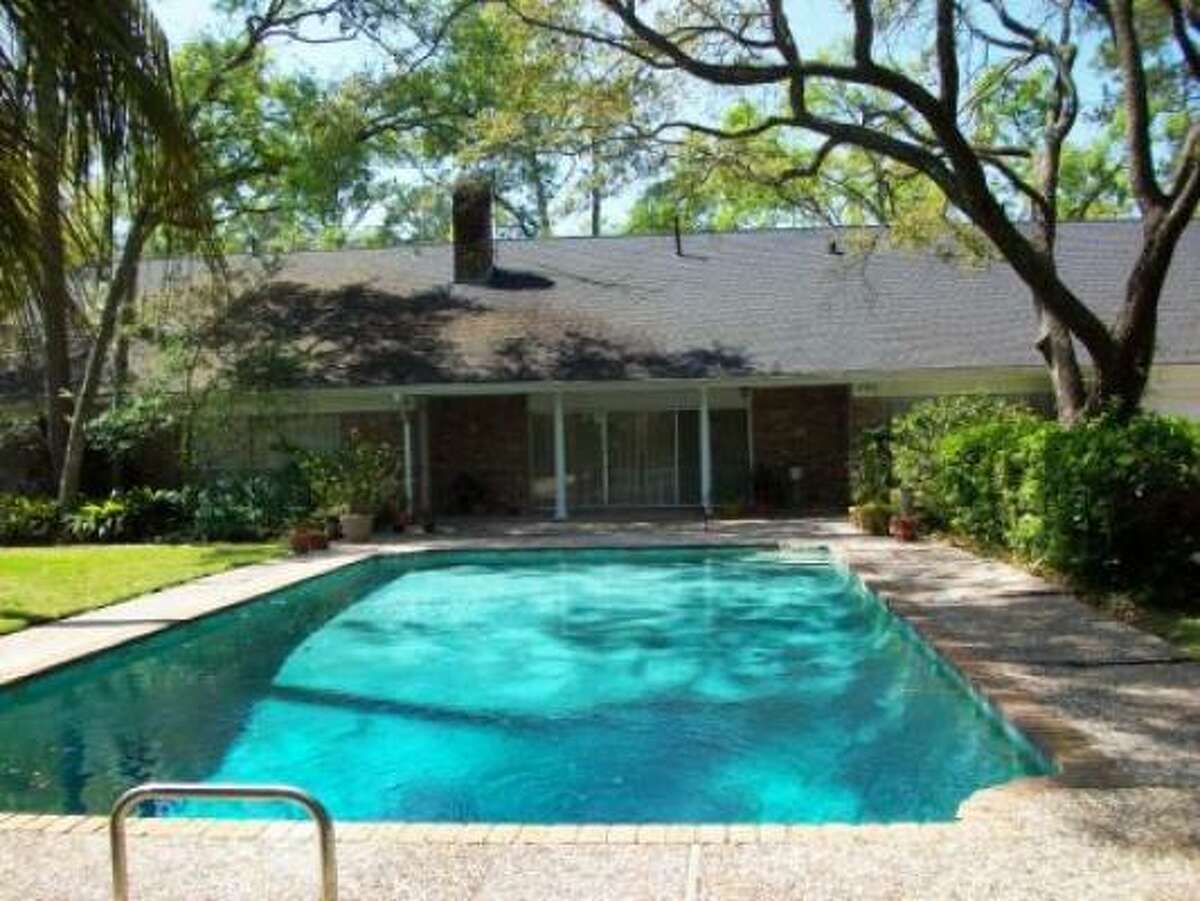 Piney Point Home to be sold at auction April 22 (w/photos)