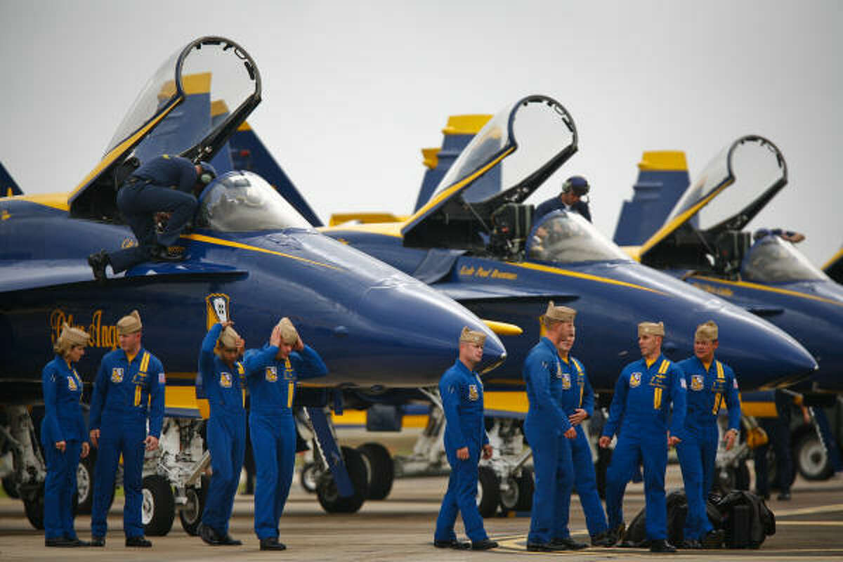 Beloved Blue Angels return to Ellington Airport for Wings Over Houston