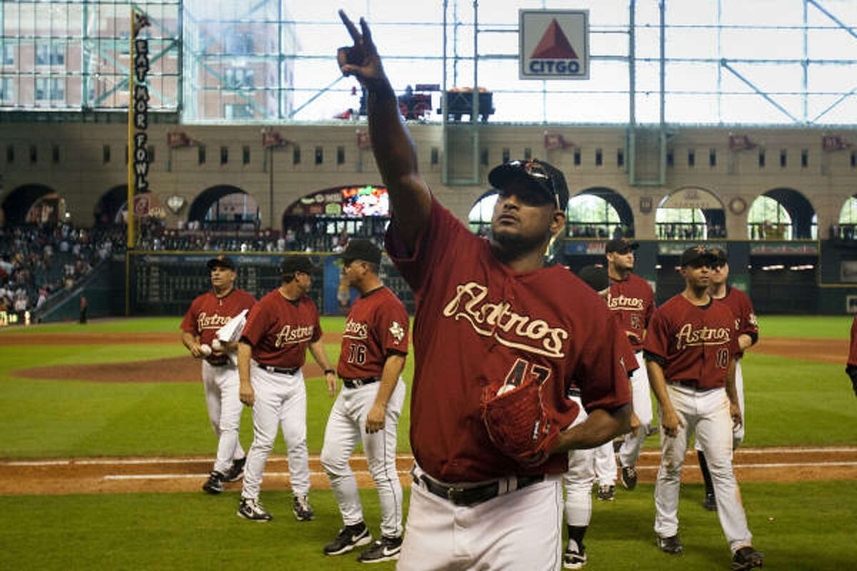 Sept. 27: Astros 3, Reds 2 Astros closer Jose Valverde waves to the crowd after the Astros defeated the Cincinnati Reds, 3-2, in their regular-season home finale Sunday at Minute Maid Park.
