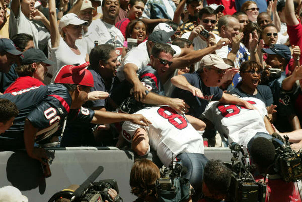 Sept. 28, 2003: Texans 24, Jaguars 20 David Carr scored on a 1-yard run with two seconds remaining to give the Texans a victory over the Jaguars.