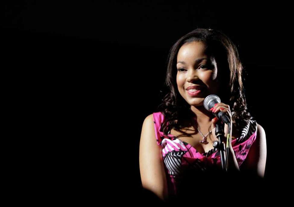 Amy Winehouse's goddaughter performs at UK fest