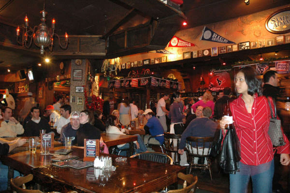 Inside Bakers St. Pub in Rice Village. Keep clicking to see other Houston restaurants and bars that closed recently.