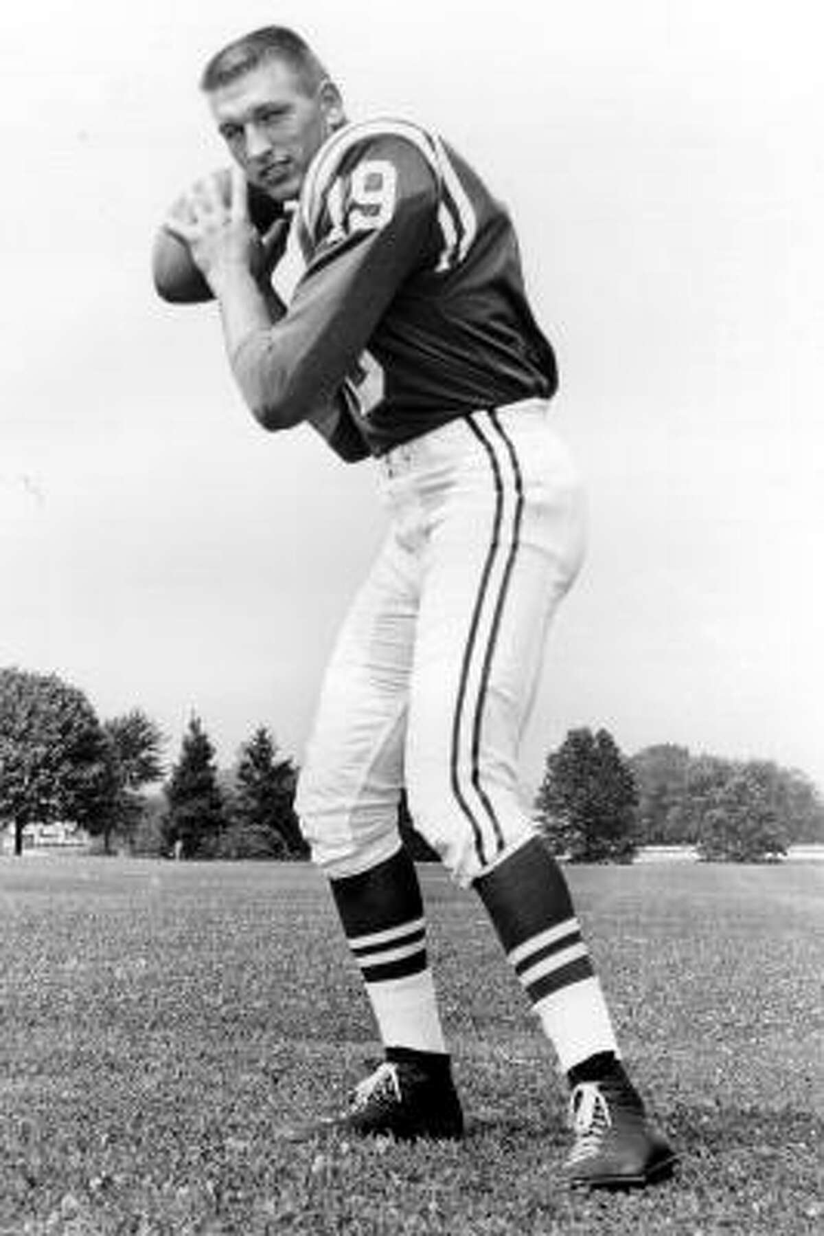 Johnny Unitas (Colts, Chargers) Unitas played until he was 40, but started more than five games in a season only once in his last four year years. When he was 37 he passed for 2,213 yards – the 12th highest total of his career. He did go 10-2-1 as a starter in the regular season and threw one touchdown pass in the Super Bowl to help the Colts beat the Cowboys by three points.