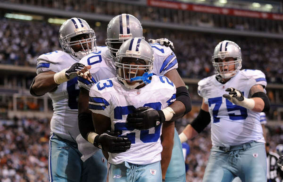 1. Dallas Cowboys — 8,909 points As reader LWill wrote: "DALLAS SUCKS! I don't hate the players half as much as I hate Dallas fans.... Arrogant, pompous, crass, crude. As for all of you Dallas lovers here in Houston, move back if it's so great there! The best thing to come out of Dallas is 45 South!"