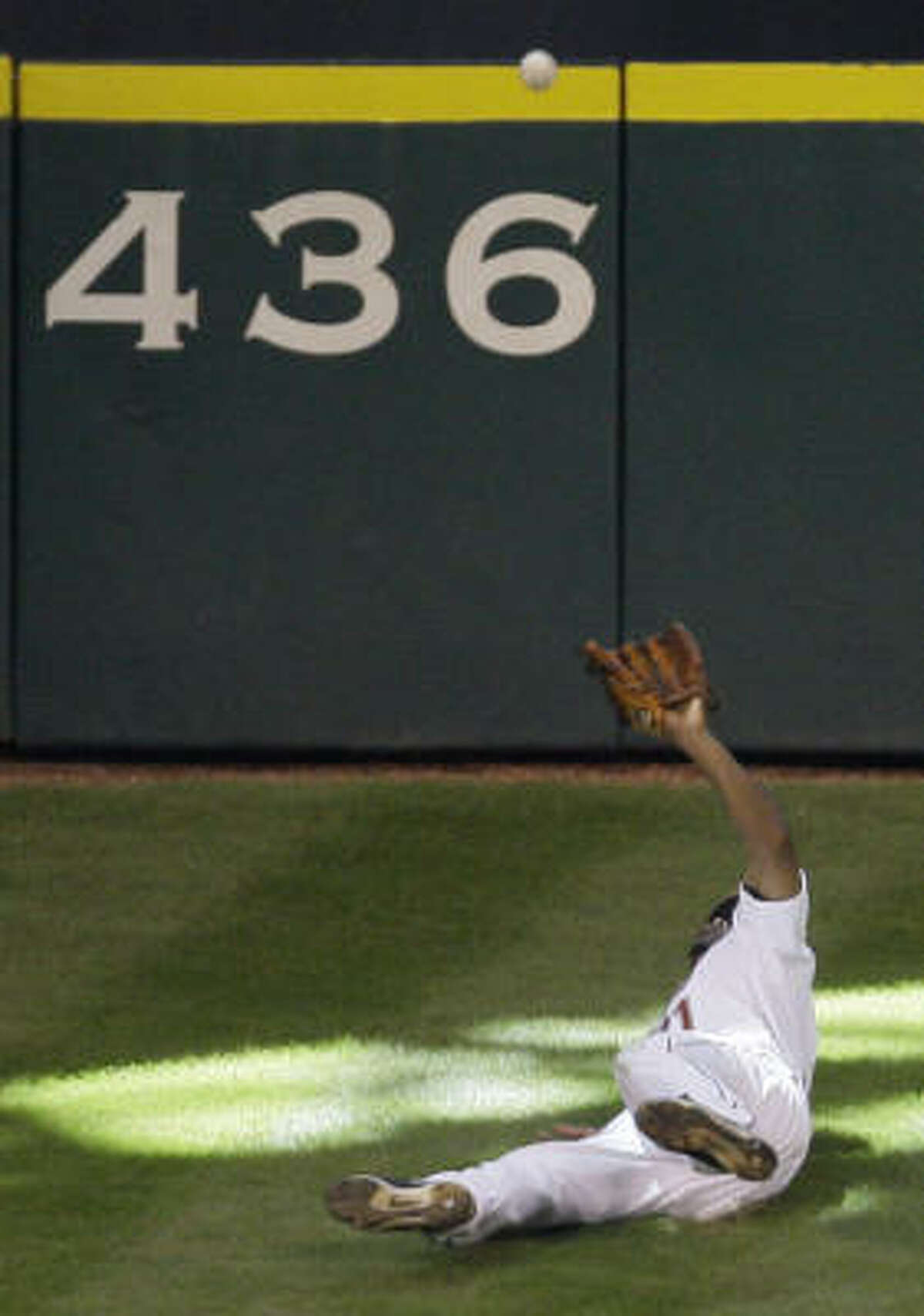 Michael Bourn - On Golden Hill Michael Bourn won Gold Gloves for his center field play in Houston in 2009 and 2010, and his deftness of Tal's Hill had something to do with those awards. His most memorable catch was this one against the Cubs' Micah Hoffpauir when Bourn fell down and still caught the ball while flat on his back.