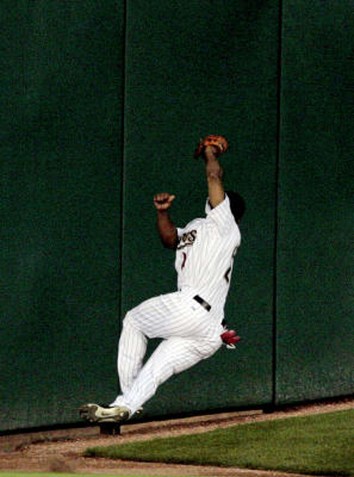 Astros beat Padres 20