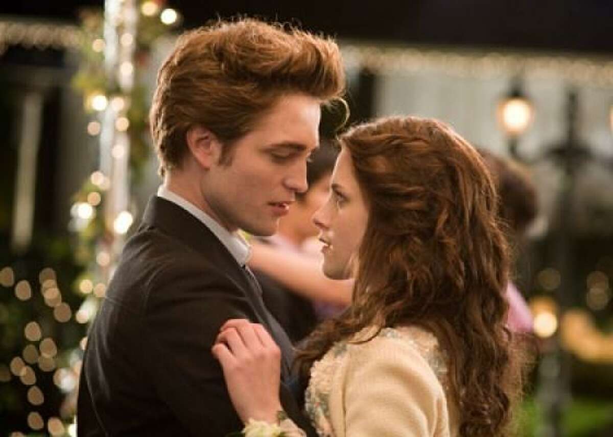 Twilight (2008): Bella isn't like other girls -- she falls in love with Edward, a vegetarian vampire, and she could care less about going to prom. She has other things to worry about, like falling prey to the evil vampires. But Edward won’t let her miss this human rite of passage, so he takes her to prom, where they dance the night away in a beautiful gazebo.