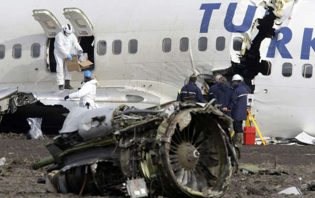 feb-25-2009-nine-dead-in-turkish-airlines-jet-crash