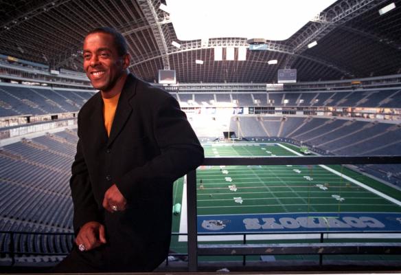 From left, Dallas Cowboys ring of honor players Tony Dorsett (33), Lee Roy  Jordan (55), Roger Staubach (12), Mel Renfro (20), and Chuck Howley (54),  attend the farewell ceremony to Texas Stadium